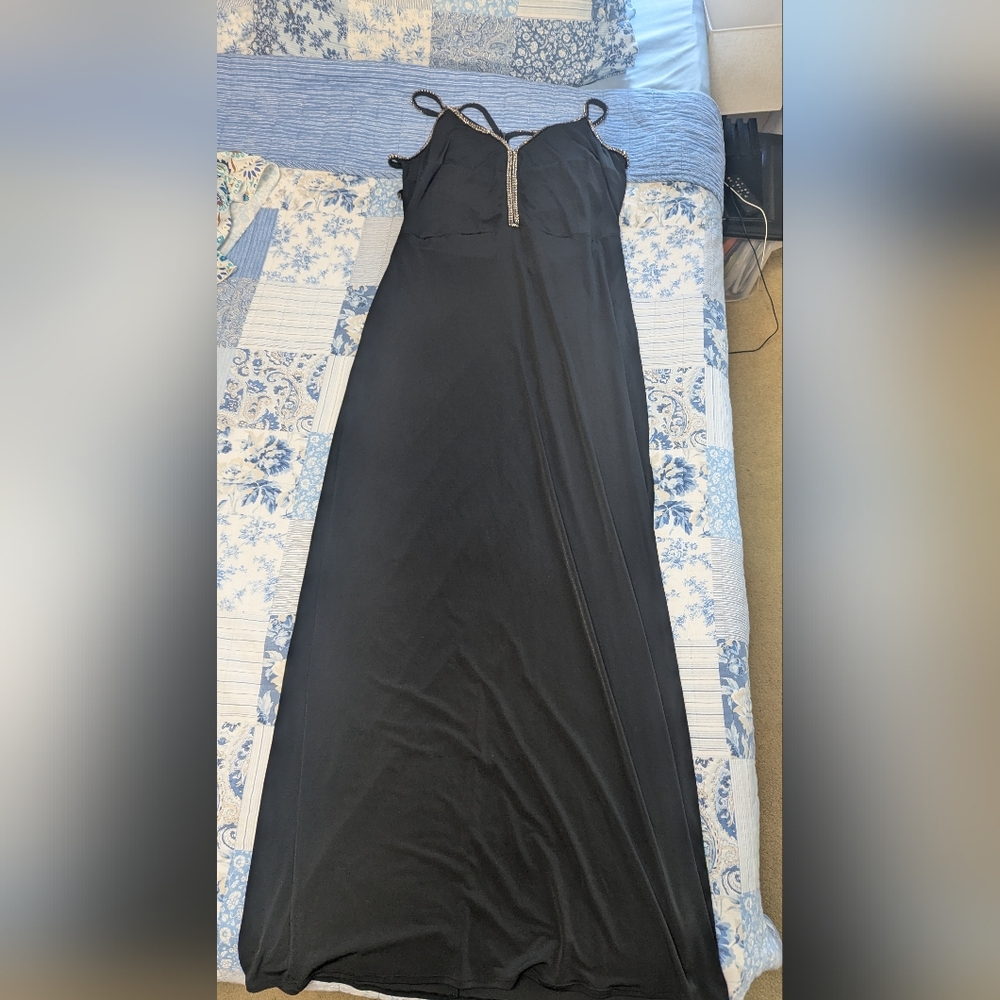 VENUS Elegant Black Maxi Skirt